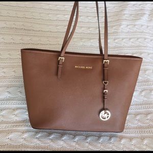 Michael Kors Jet Set Tote